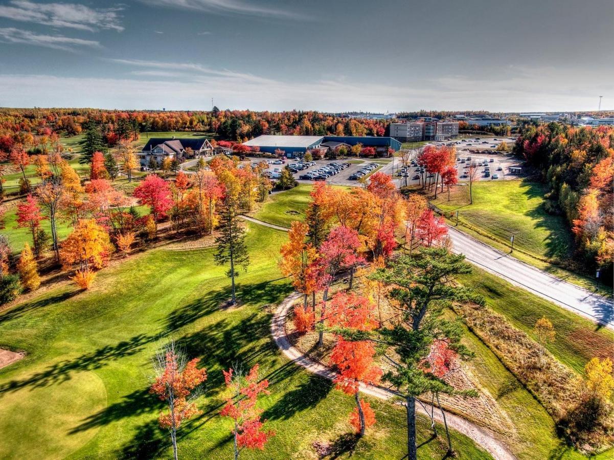 Radisson Kingswood Hotel & Suites, Fredericton Exterior foto