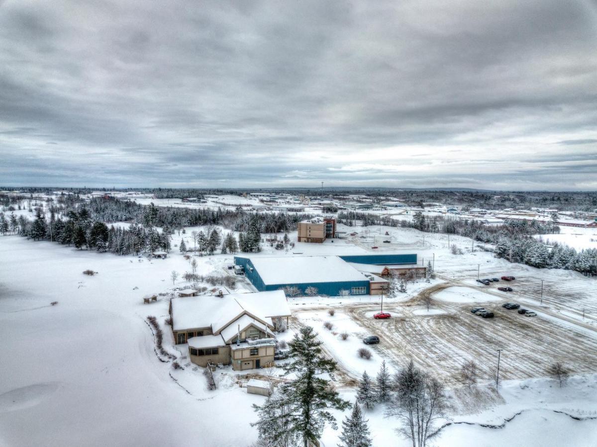 Radisson Kingswood Hotel & Suites, Fredericton Exterior foto